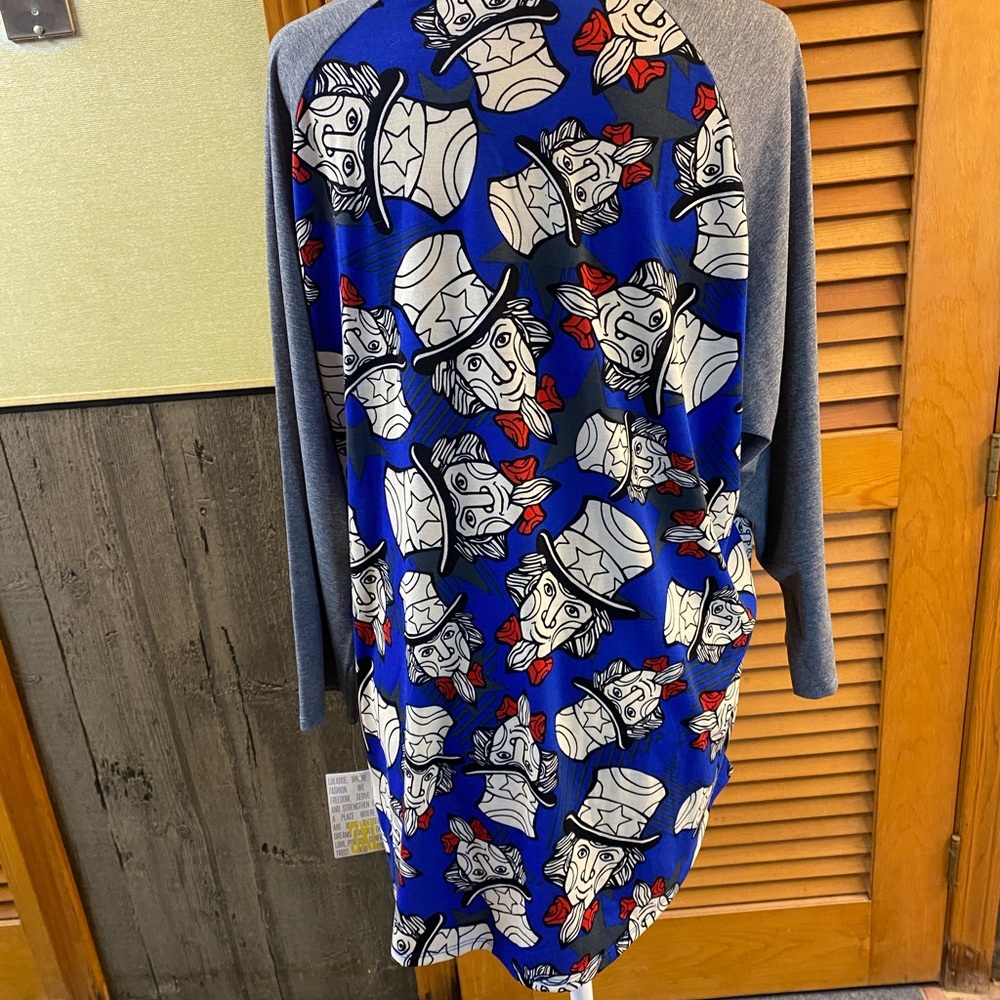 LulaRoe Randy top - Picture 6 of 10